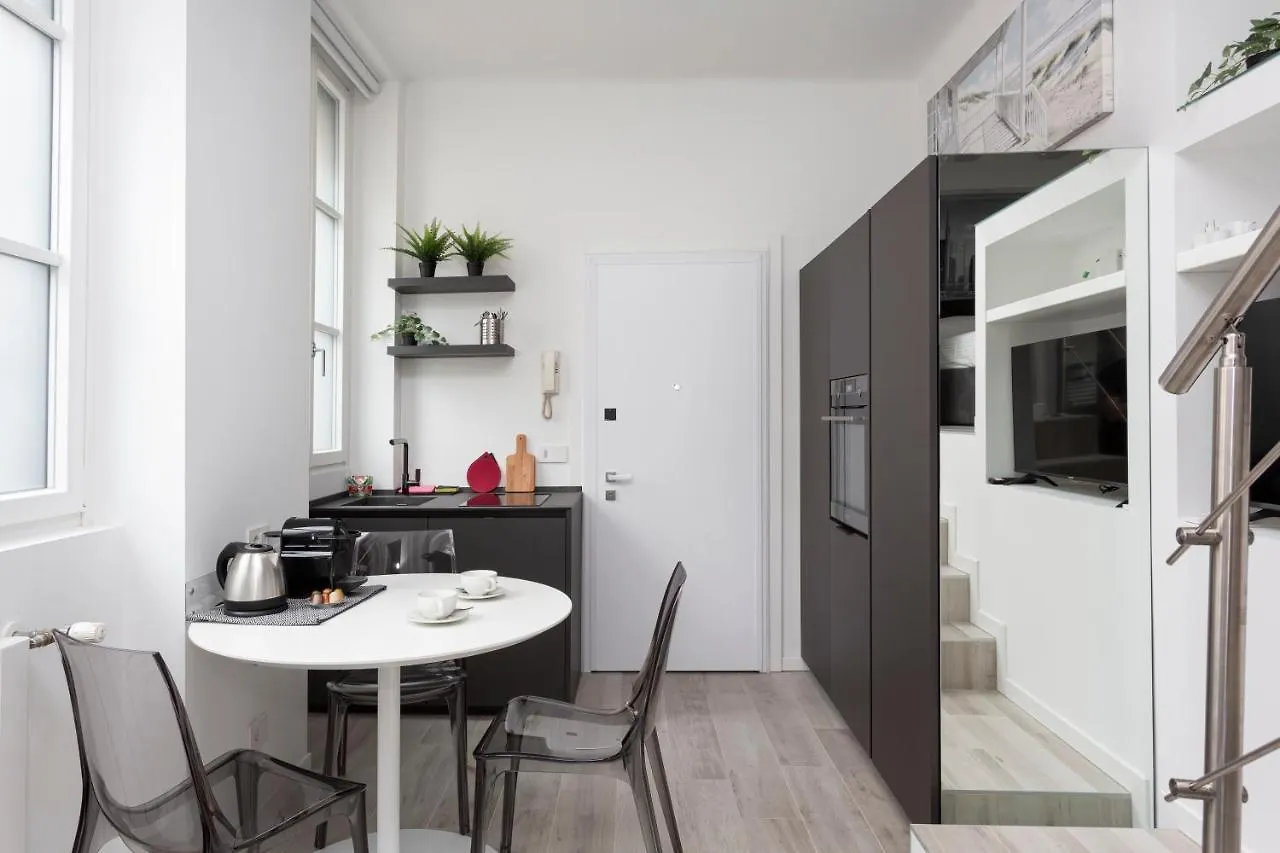 Nest For 2 In Milan Fashion District Via S Cecilia Apartment
