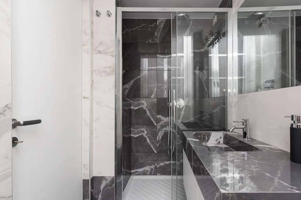 Nest For 2 In Milan Fashion District Via S Cecilia Apartment