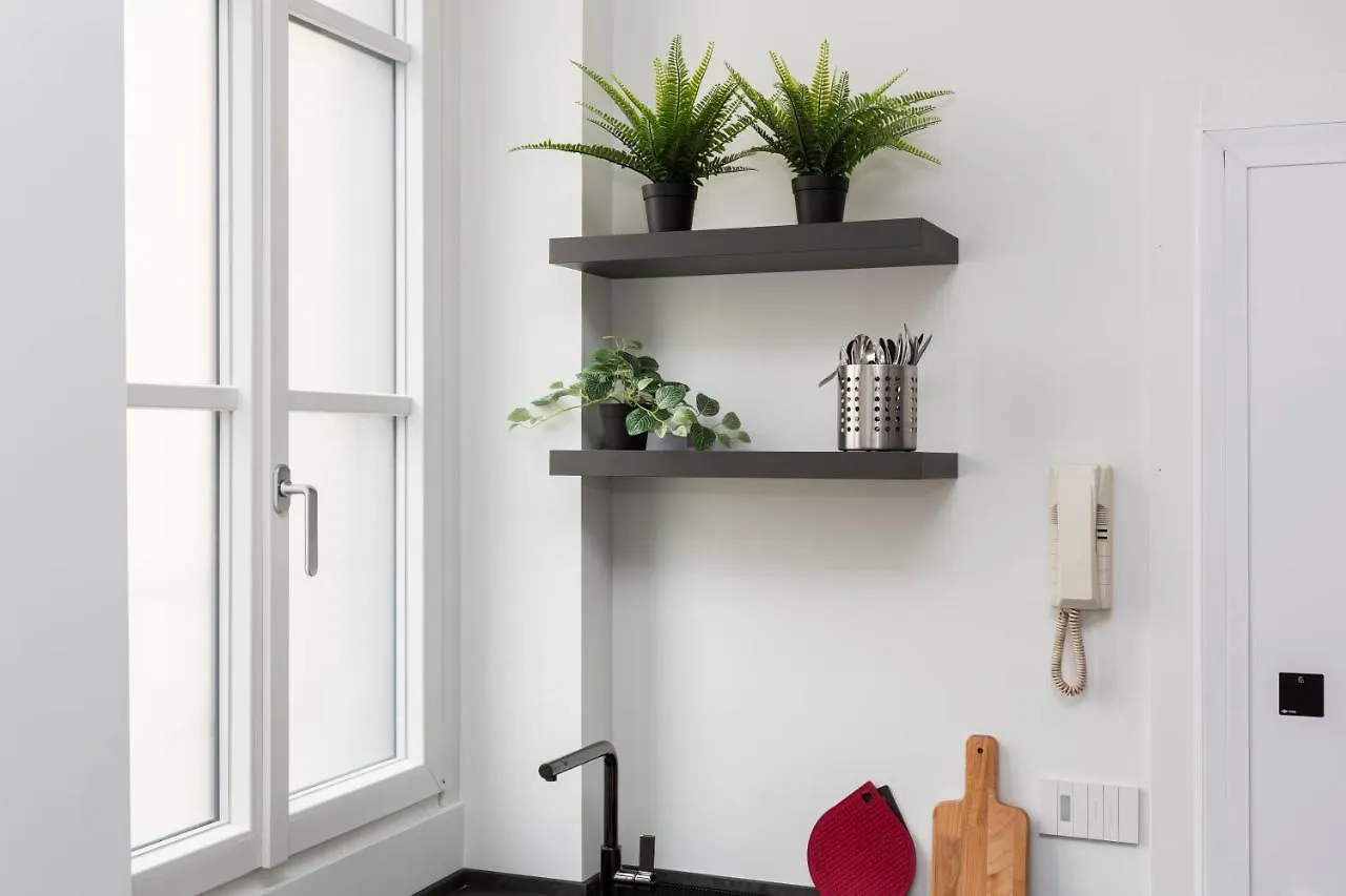 Nest For 2 In Milan Fashion District Via S Ceciliaアパートメント 0*,
