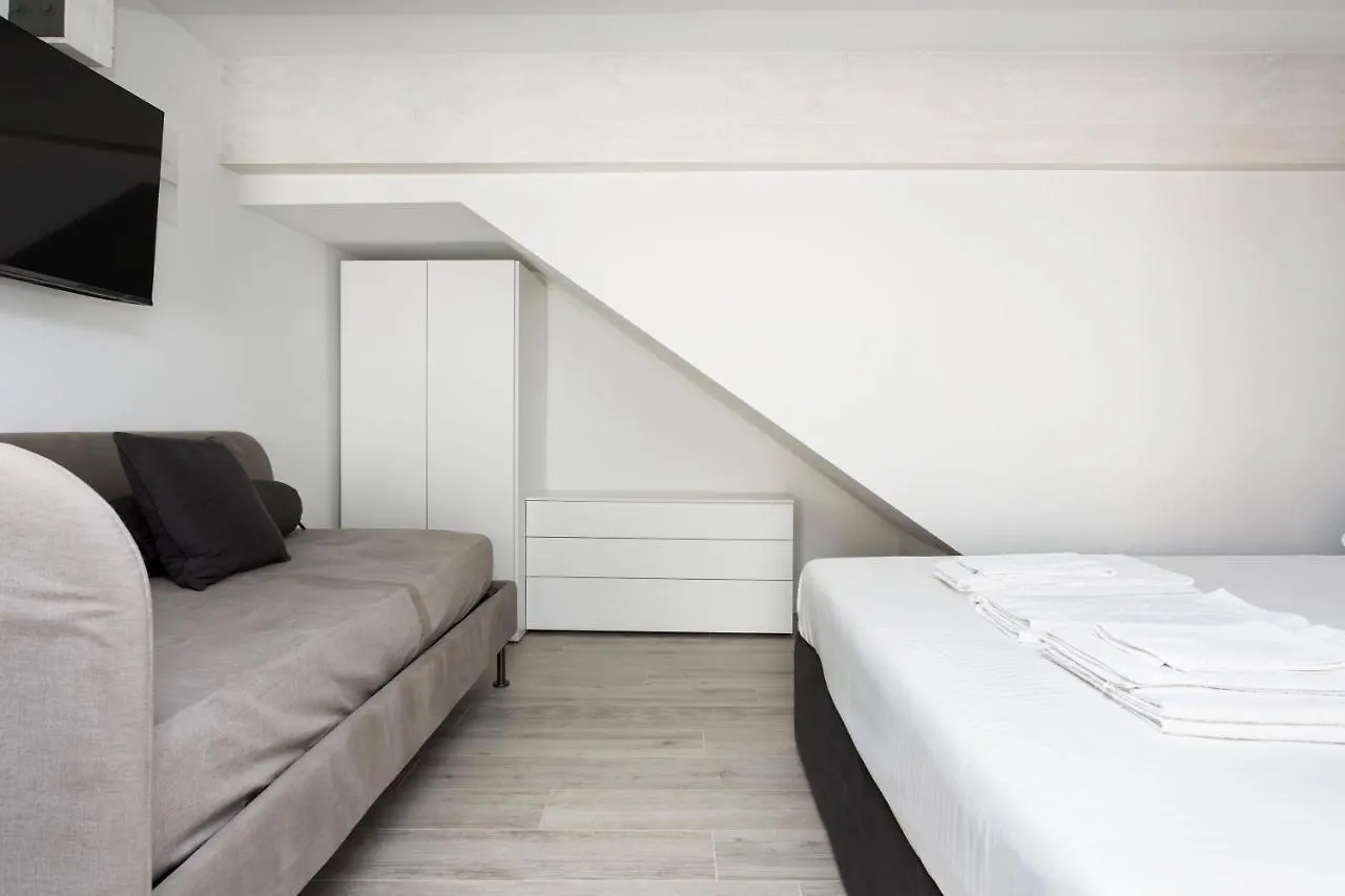 Nest For 2 In Milan Fashion District Via S Ceciliaアパートメント イタリア