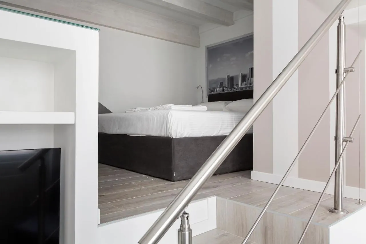 Nest For 2 In Milan Fashion District Via S Ceciliaアパートメント