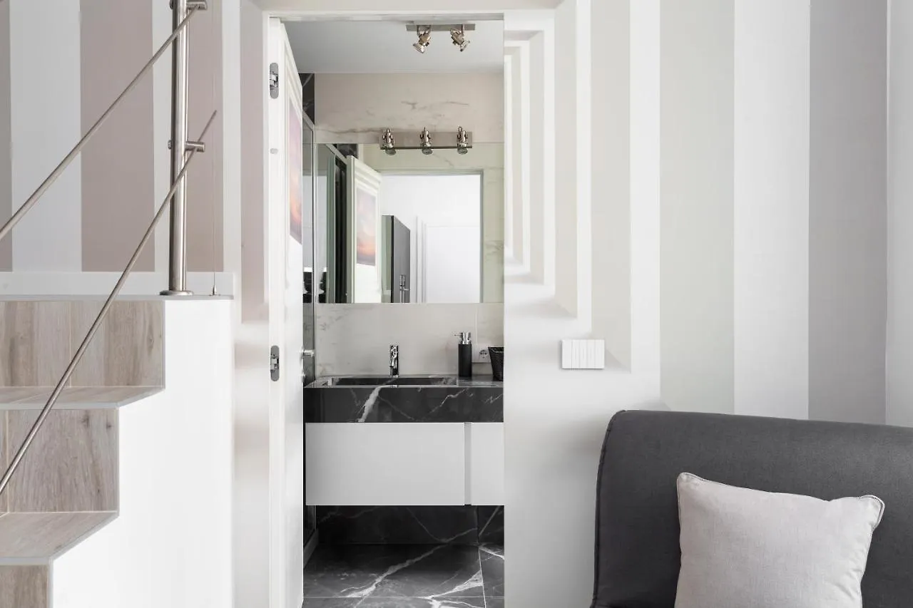 Nest For 2 In Milan Fashion District Via S Ceciliaアパートメント イタリア
